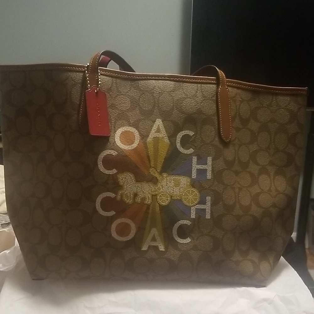 NWT!!Coach Signature Brown RainbowTote with Red Tag. EXTRA LARGE.🎁❤